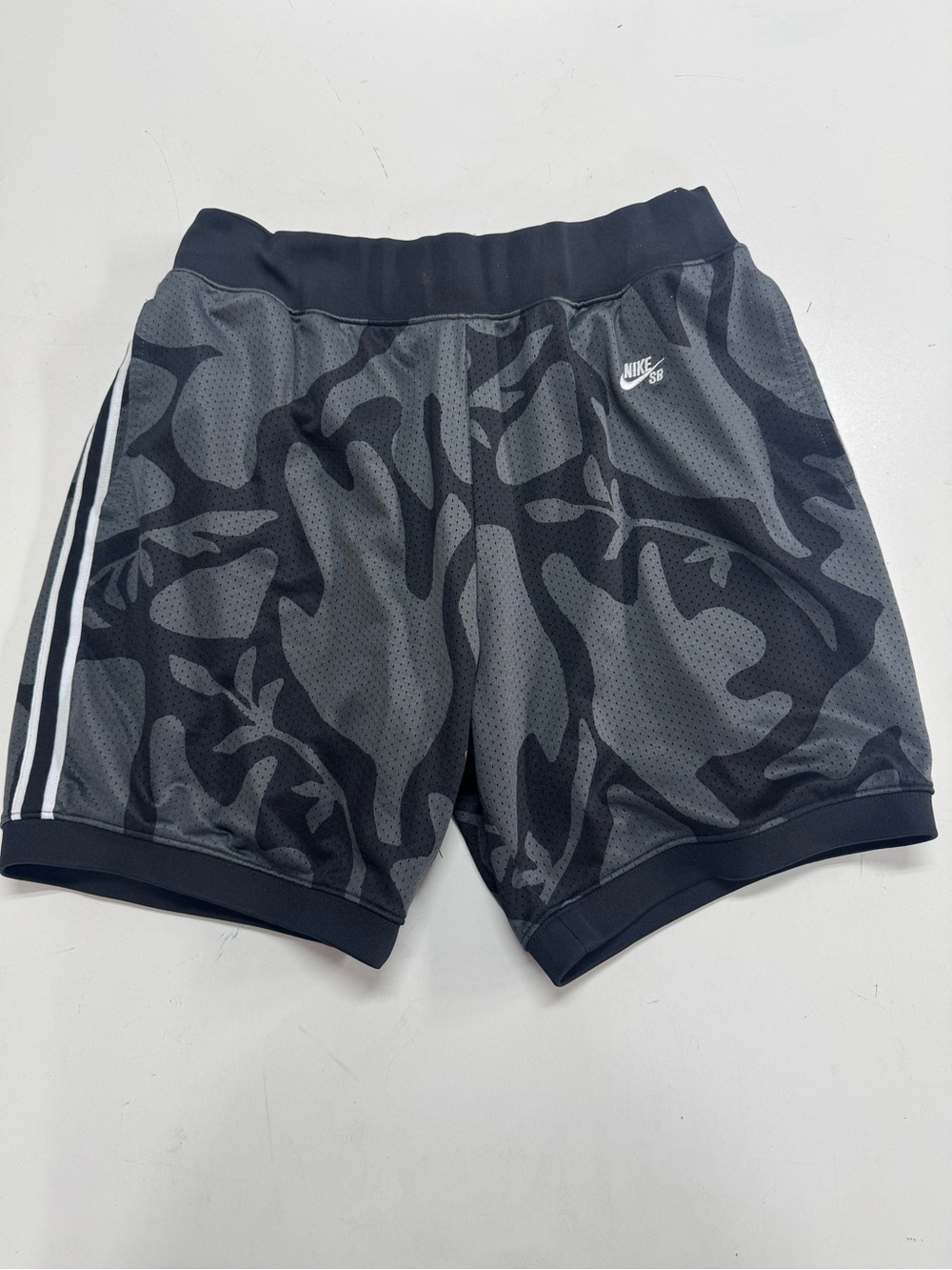 Nike SB Mesh Lined Black Grey Camo Shorts BQ9410 010 Men’s Size Large